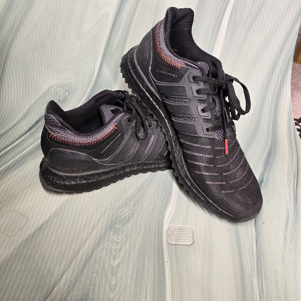 Adidas UltraBoost DNA 22 'Black Carbon'